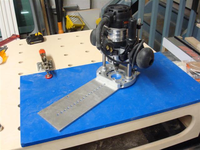 RouterCircleCutting1.JPG